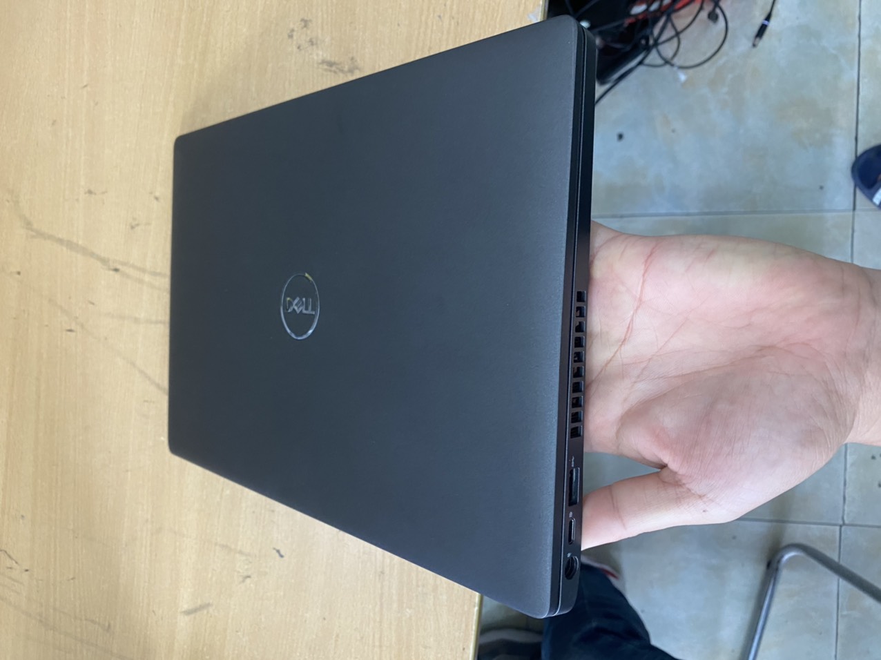 Laptop Cũ Dell Latitude 5400 - i5-8365u/8gb/256gb/14ich full hd