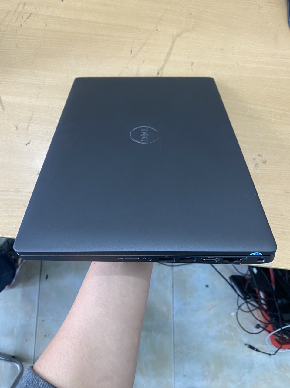 Laptop Cũ Dell Latitude 5400 - i5-8365u/8gb/256gb/14ich full hd