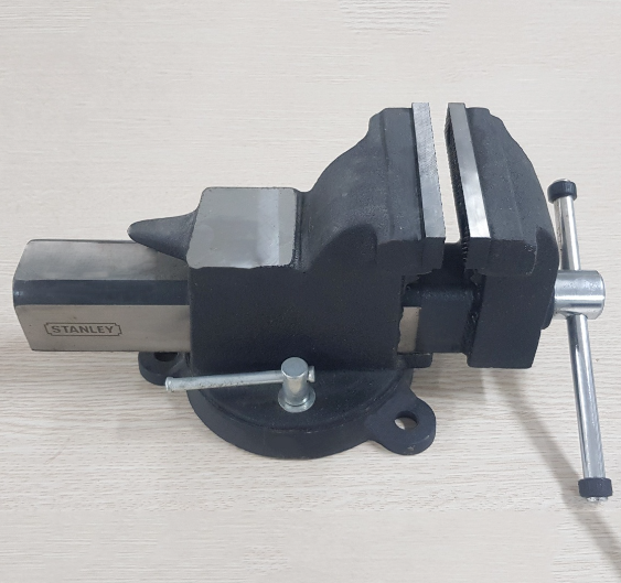 Ê tô 5&quot; có mâm xoay (11 Kg) Stanley 81-602