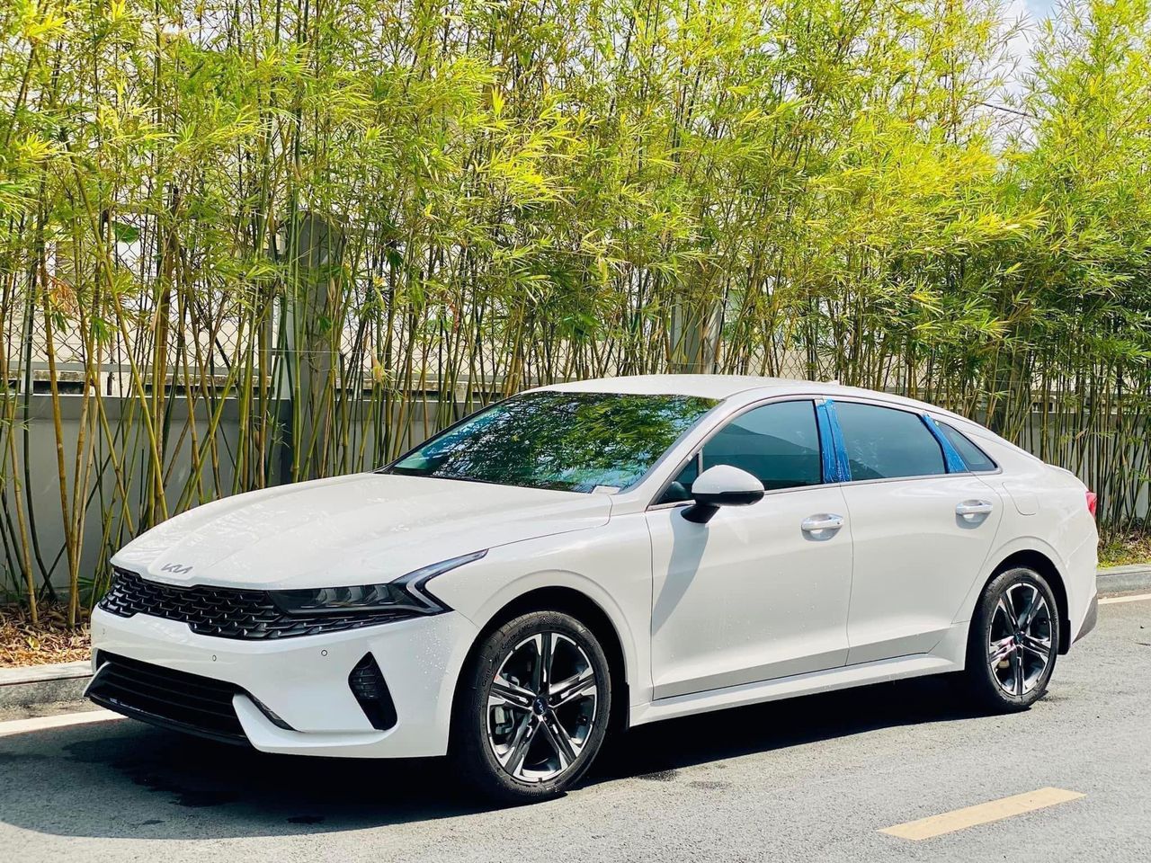 Xe 4 chỗ